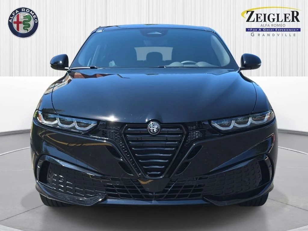 New 2026 Alfa Black Exterior Paint Alfa Romeo Base image 2