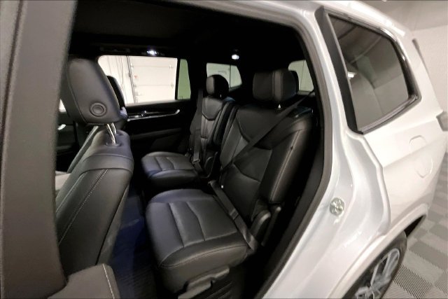 Used 2024 Crystal White Tricoat Cadillac Sport image 25