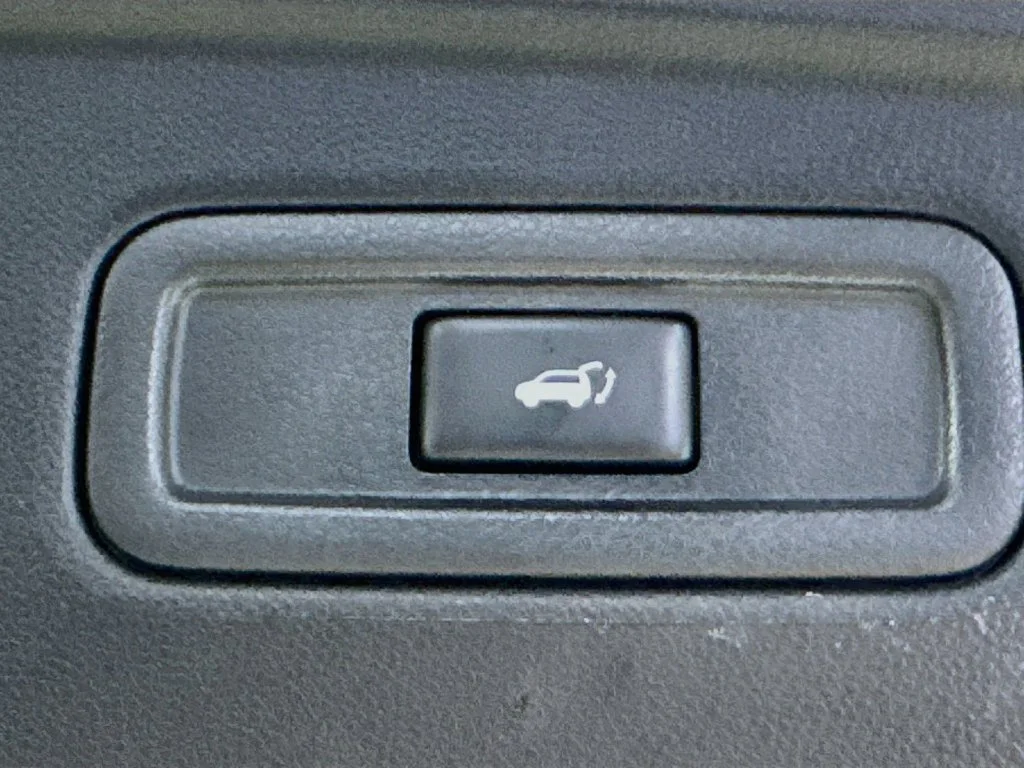 Used 2016 Silver INFINITI  image 33