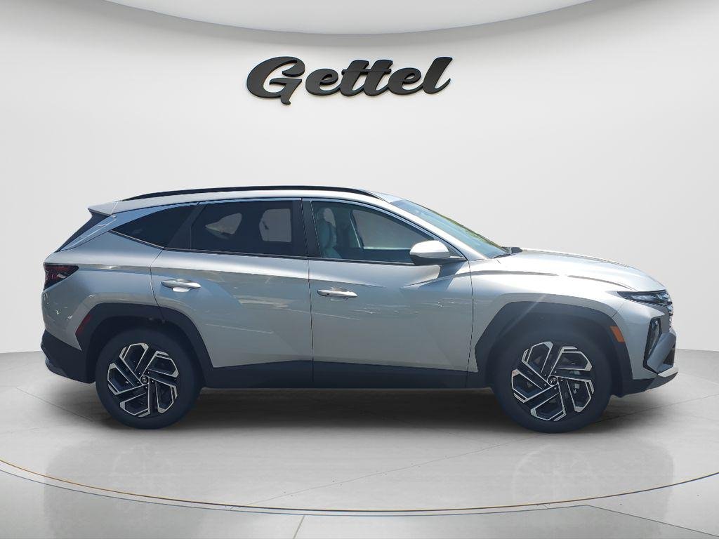 New 2026 Silver Hyundai SEL Plus FWD image 4