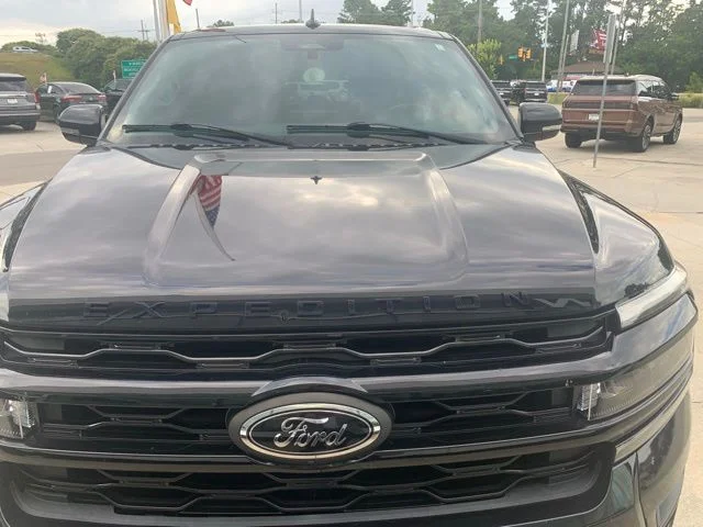 Used 2022 Black Ford Limited image 3