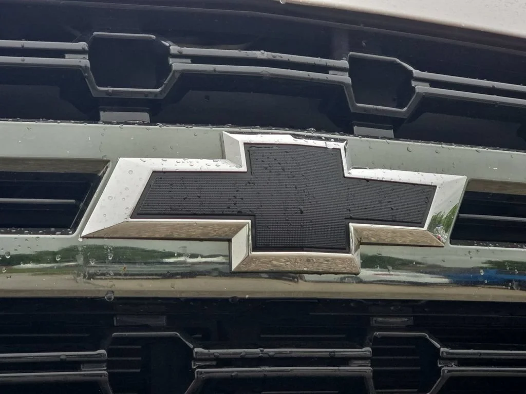 Certified Used 2021 SUMMIT WHITE Chevrolet Z71 image 32