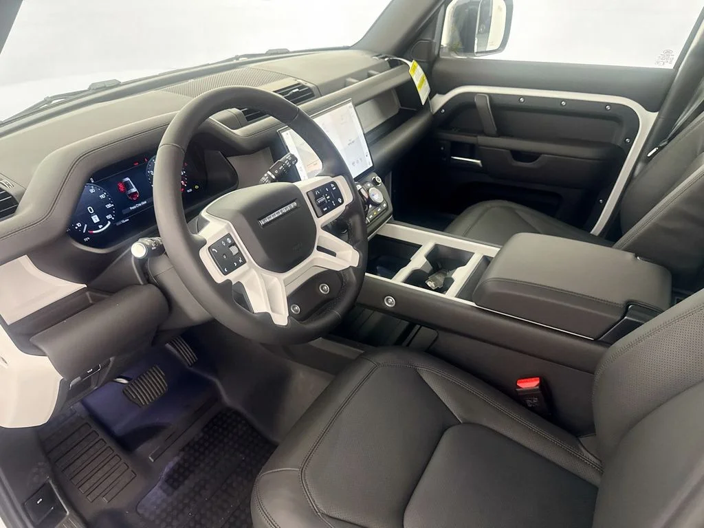 New 2026 Fuji White Land Rover X-Dynamic SE image 9