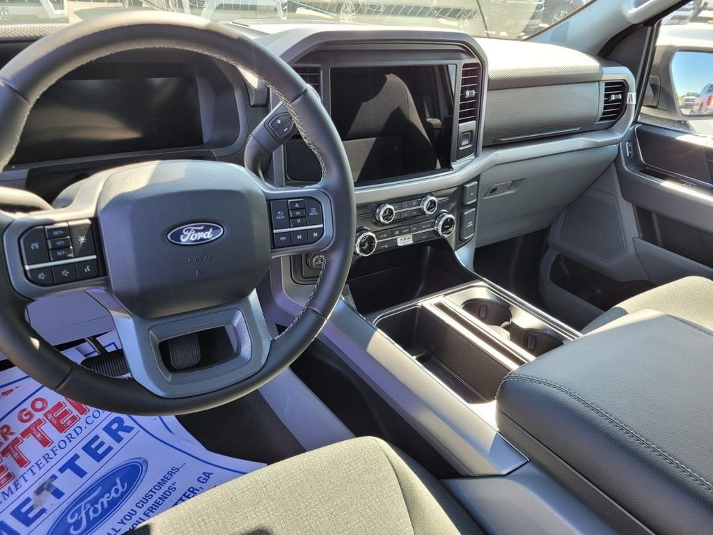 New 2025 Oxford White Ford XLT image 30