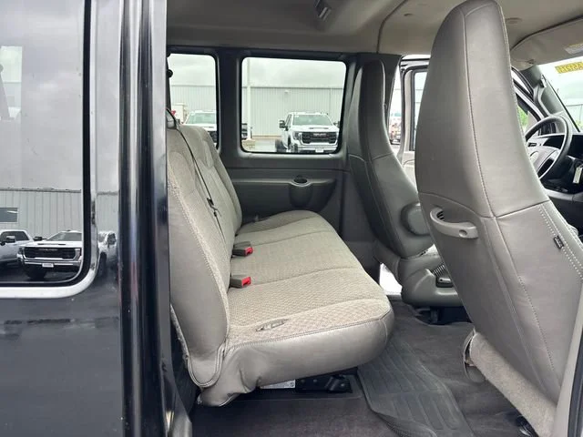 Used 2025 Onyx Black GMC LT image 28