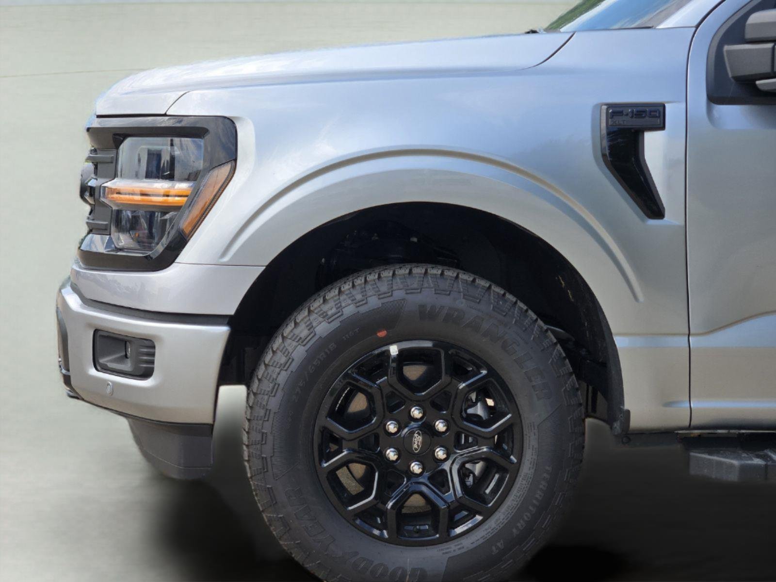 New 2026 Iconic Silver Metallic Ford XLT image 6