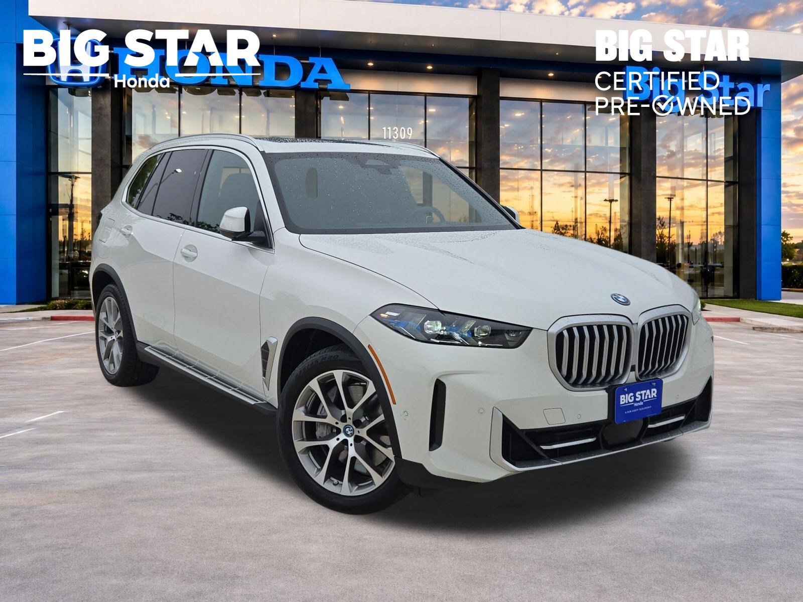 Used 2025 Alpine White BMW xDrive50e image 1