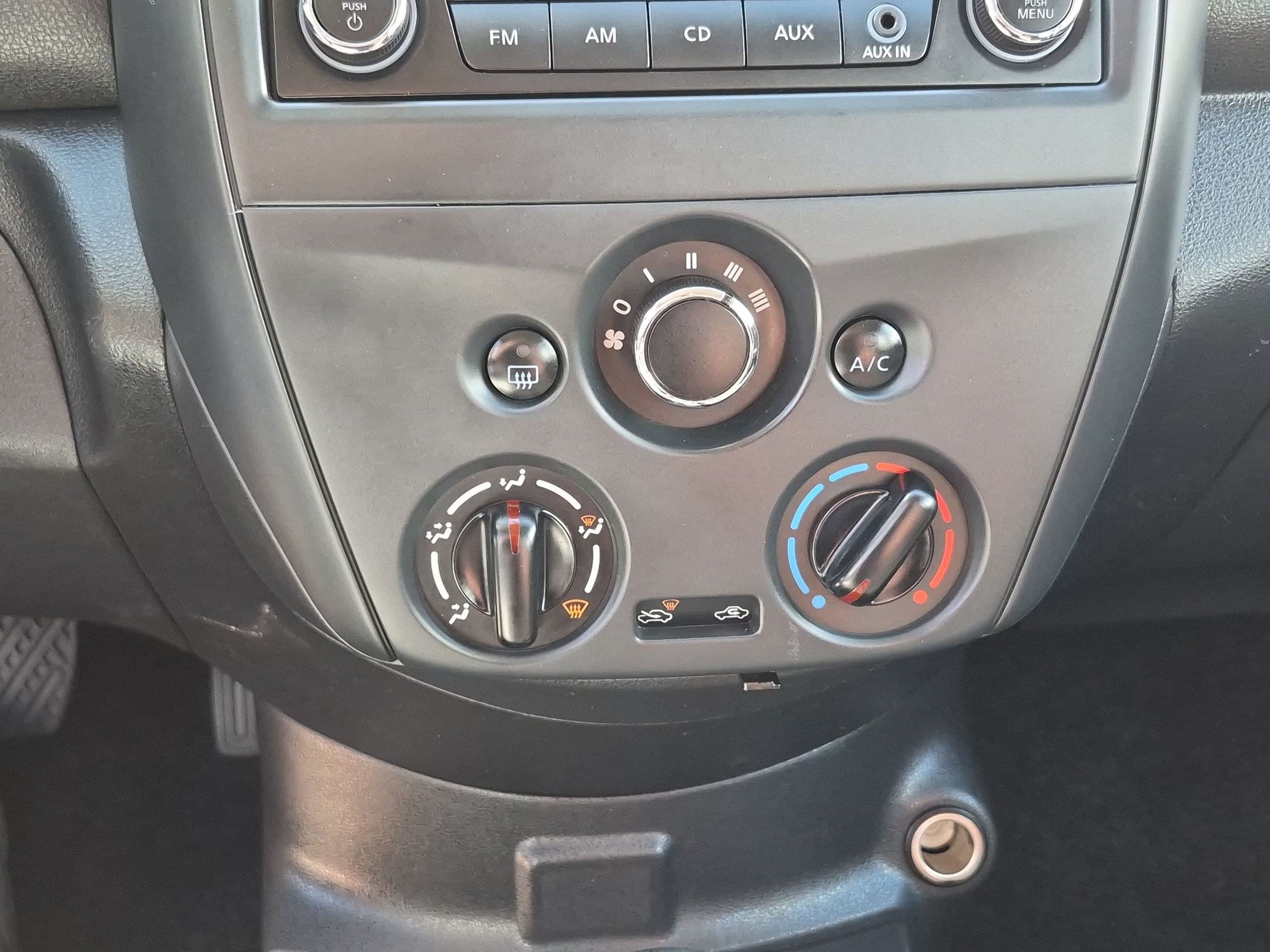 Used 2017 Titanium Nissan S Plus image 21