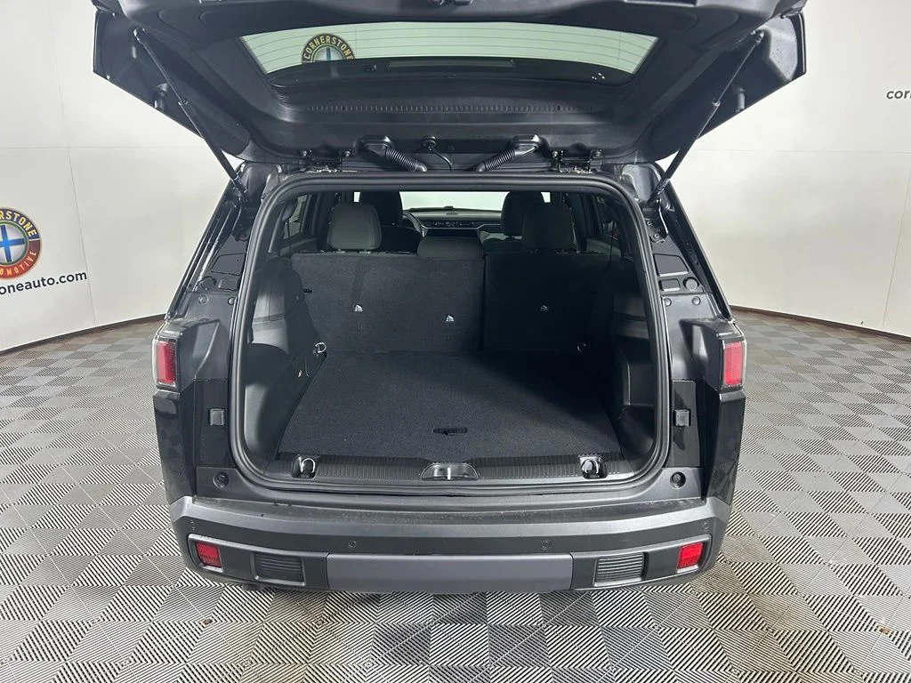 New 2026 Diamond Black Crystal Pearl-Coat Exterior Paint Jeep Laredo image 19