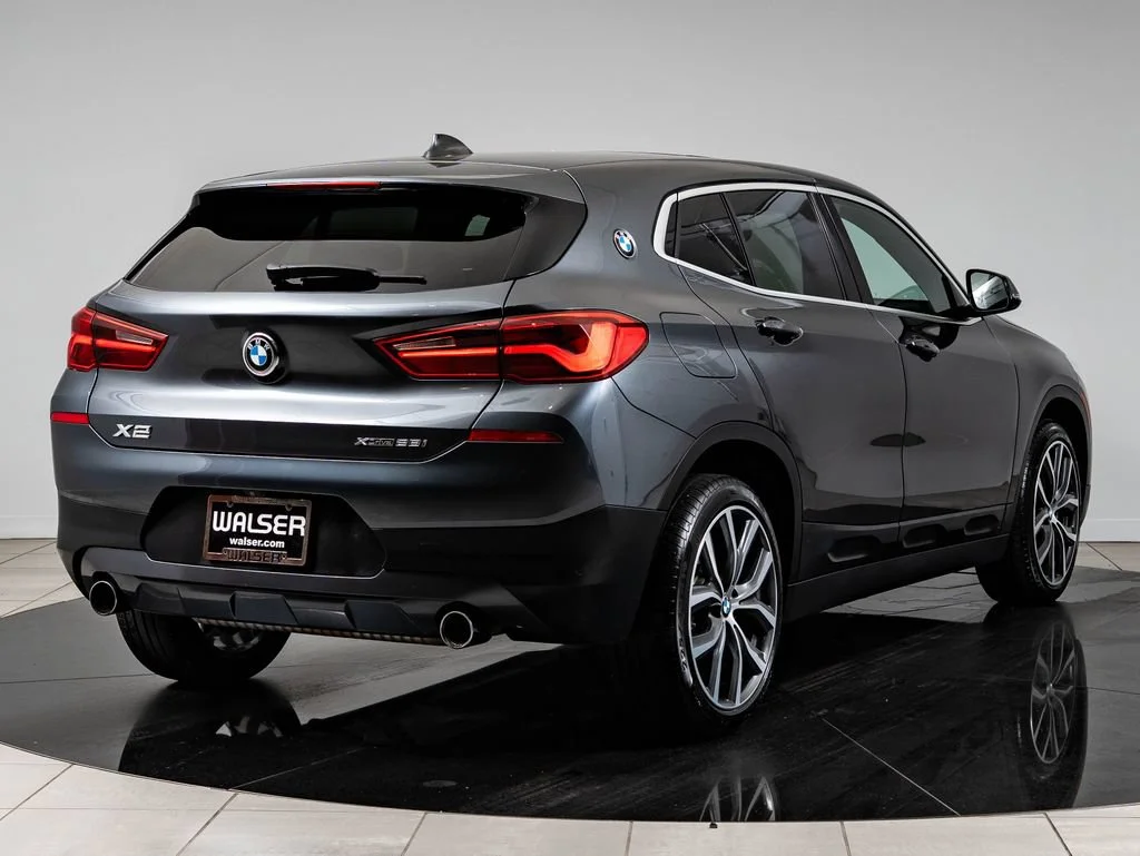 Used 2018 Mineral Gray Metallic BMW xDrive28i image 10