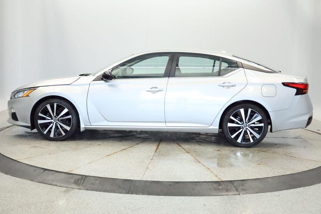 Used 2022 Nissan Altima SR with VIN 1N4BL4CV7NN322388 for sale in Coon Rapids, Minnesota