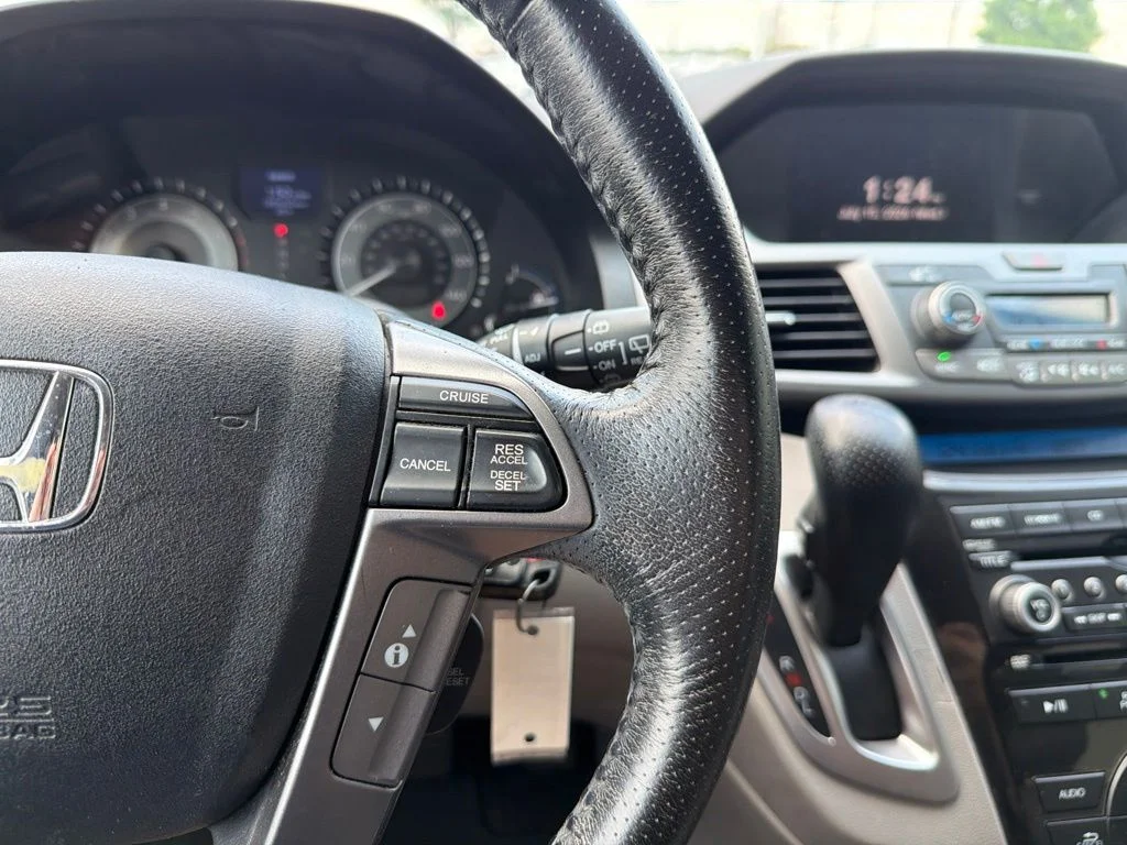 Used 2013 Silver Honda Touring image 19