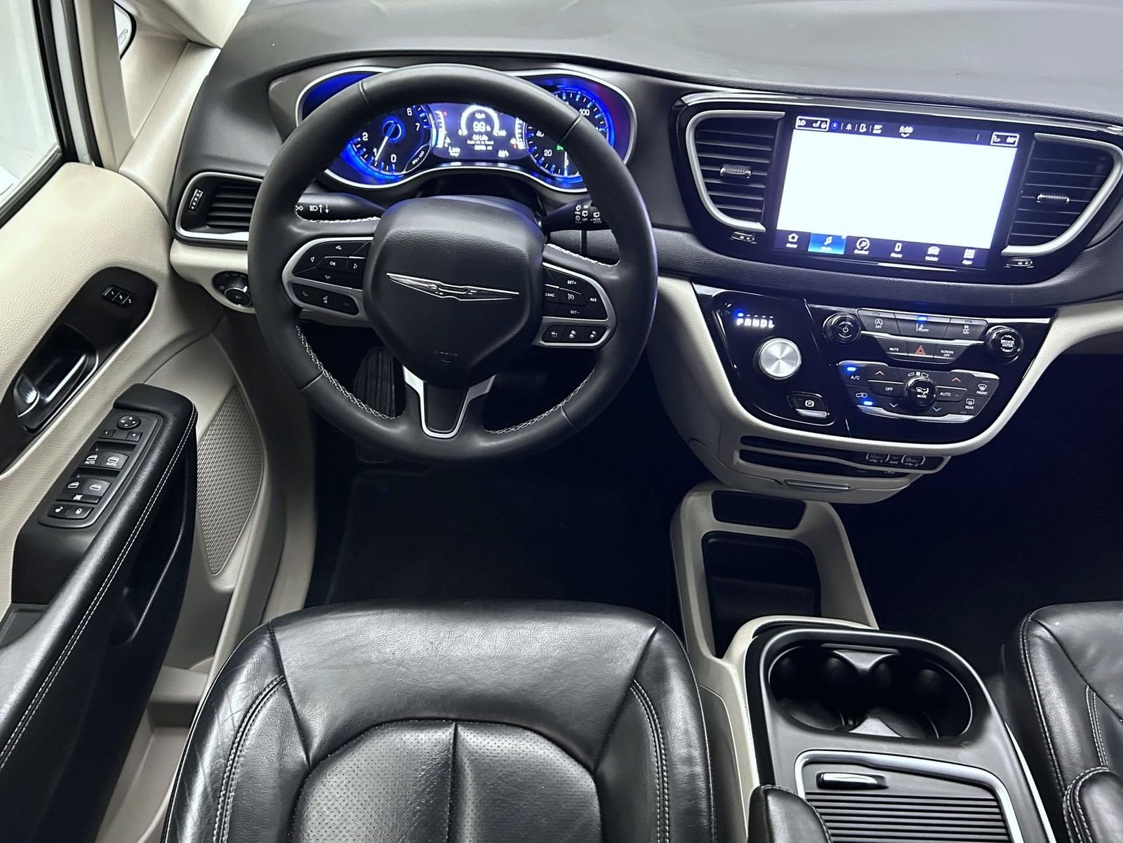 Used 2022 White Chrysler Touring L image 14