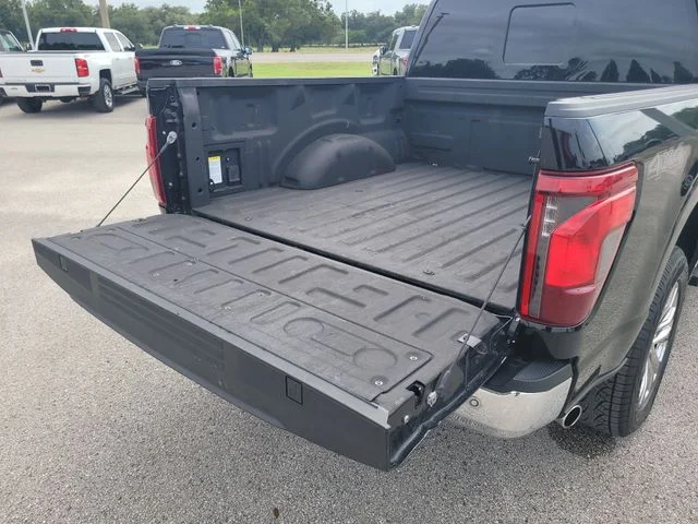 Used 2024 Black Ford XLT image 10