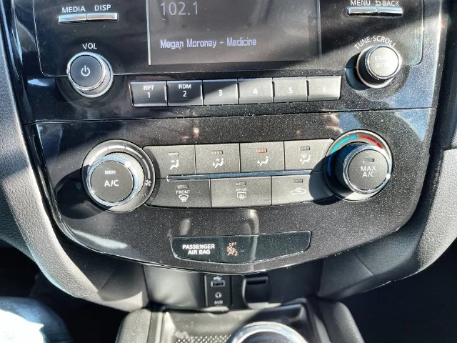 Used 2017 White Nissan S image 25