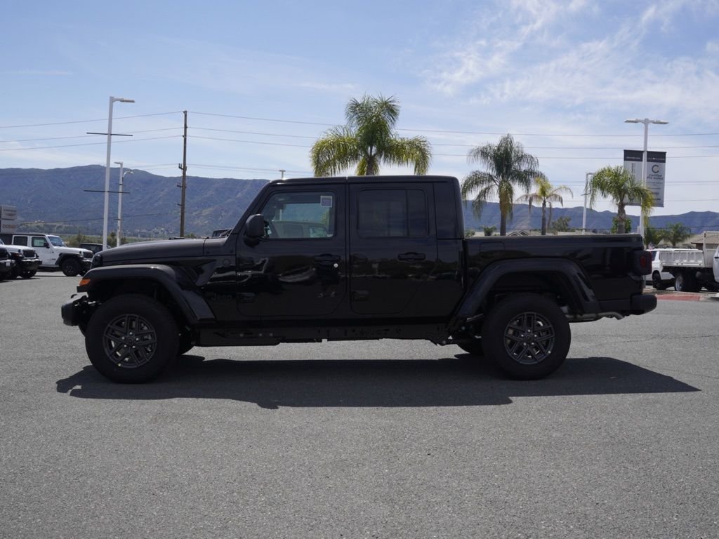 New 2026 Black Clear-Coat Exterior Paint Jeep Sport S image 6