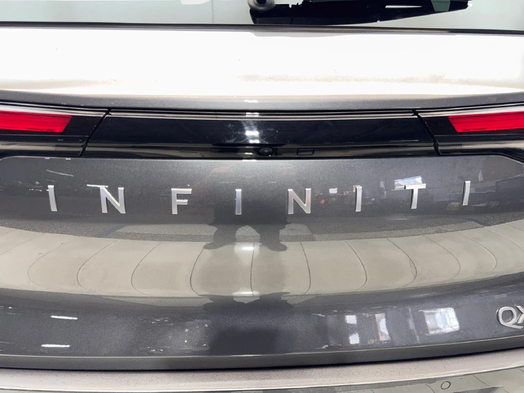 Used 2026 Gray INFINITI LUXE image 22