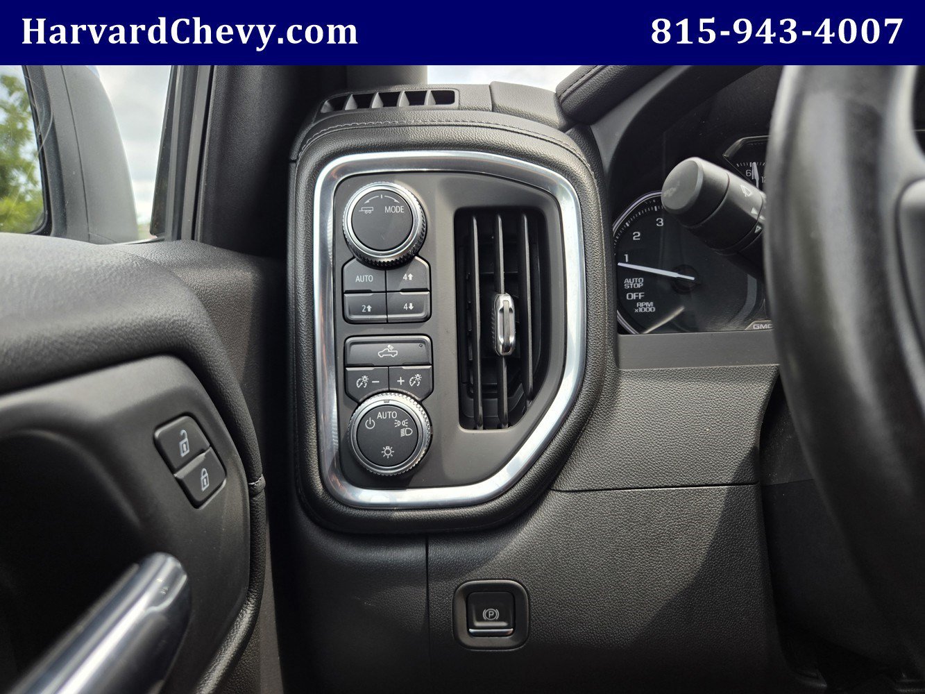 Used 2020 SUMMIT WHITE GMC SLE image 20