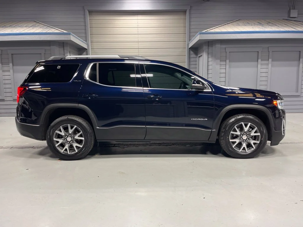 Used 2021 Midnight Blue Metallic GMC SLE image 8