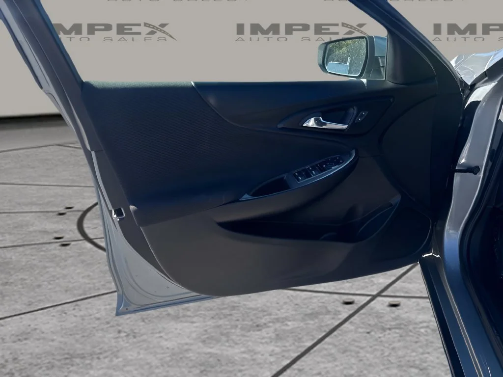 Used 2025 Gray Chevrolet LT image 23
