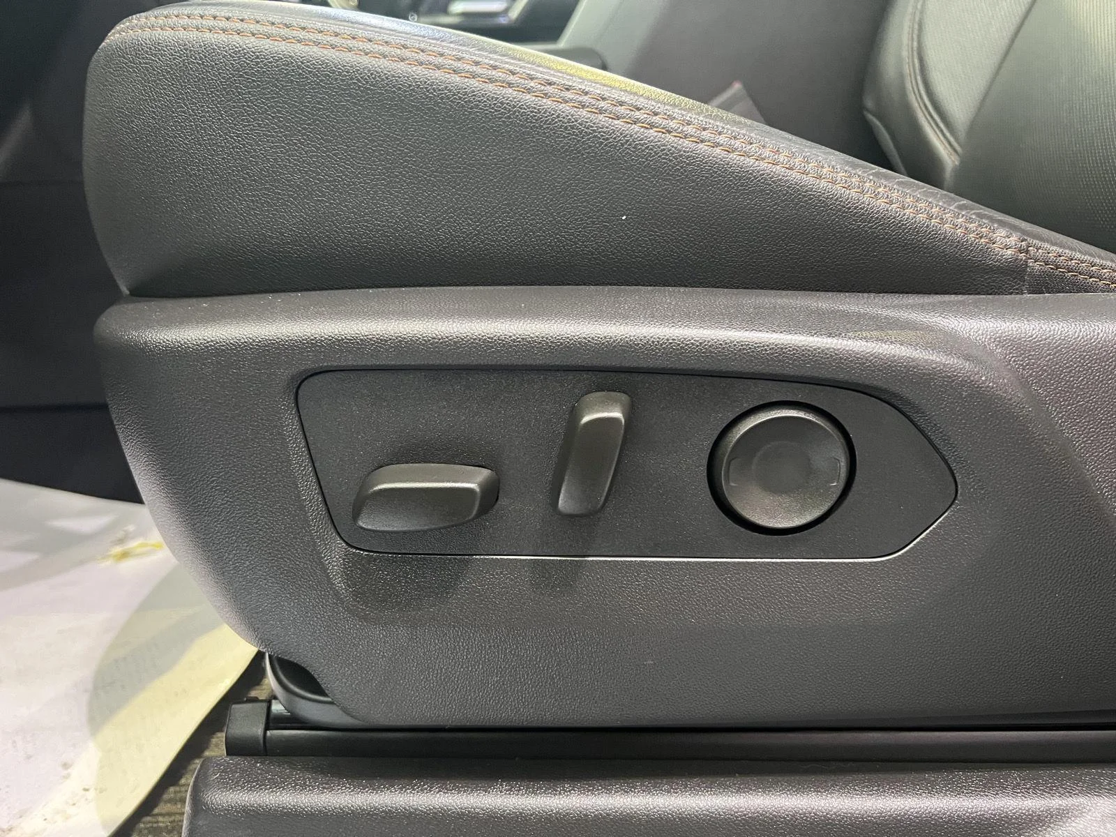 Used 2025 Onyx Black GMC AT4 image 16