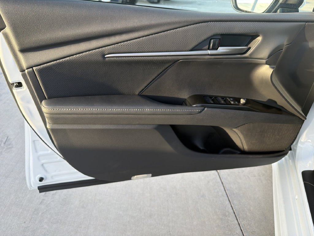 2026 Toyota Camry XSE - Photo 9