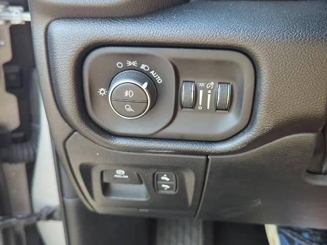 Used 2026  Ram Big Horn image 38