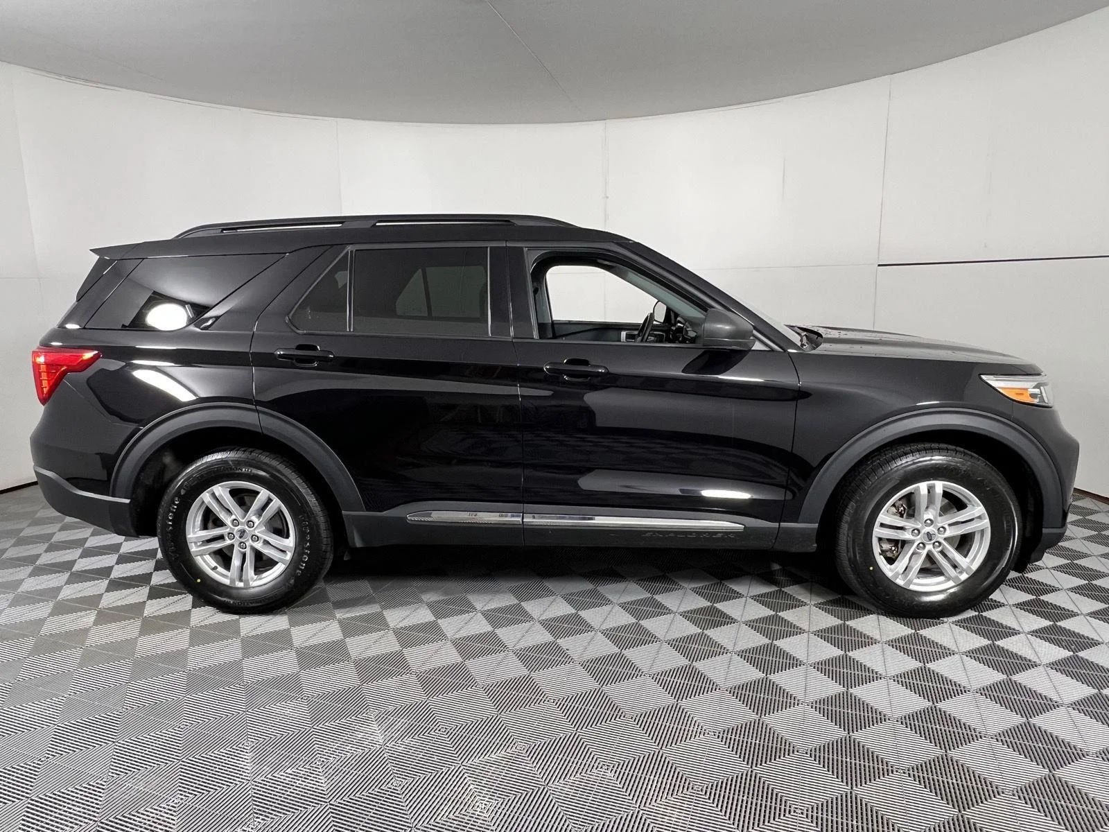 Used 2023 Agate Black Ford XLT image 11