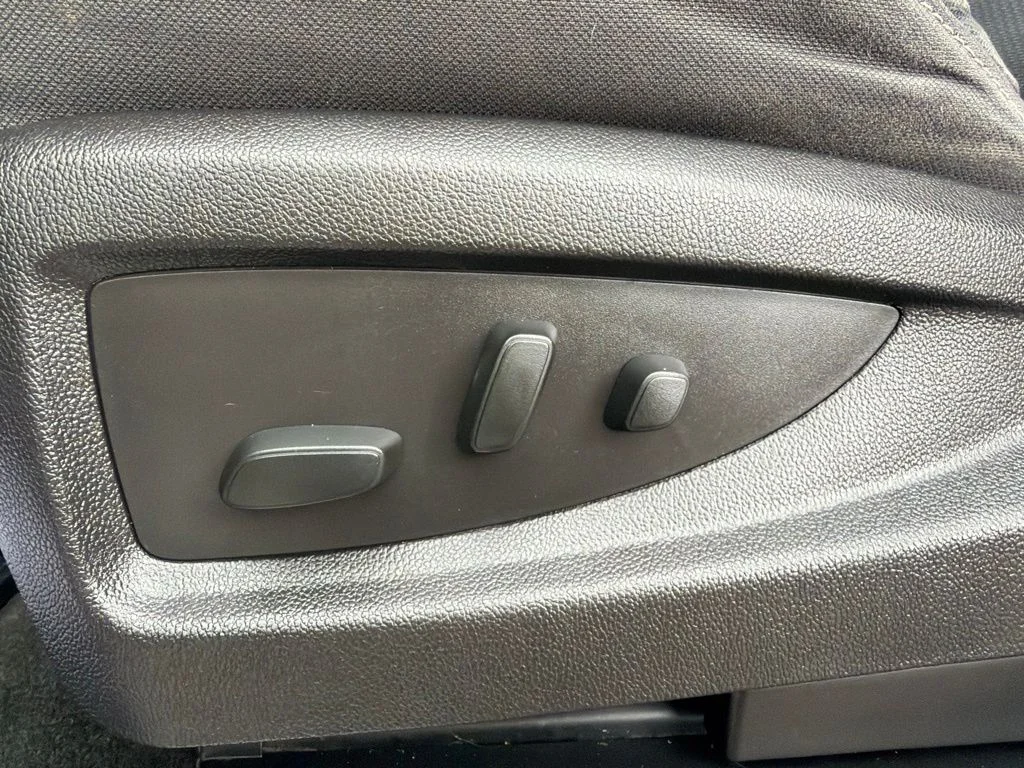 Used 2016 Gray Chevrolet LT image 28