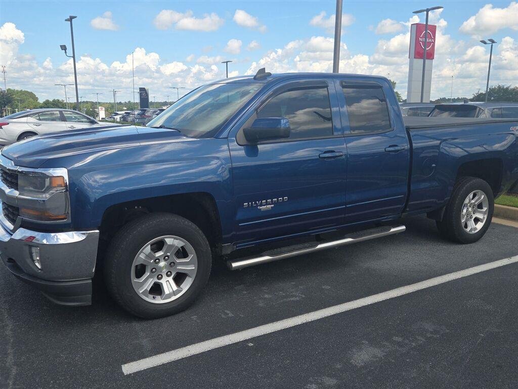 Used 2016 Deep Ocean Blue Metallic Chevrolet LT image 1