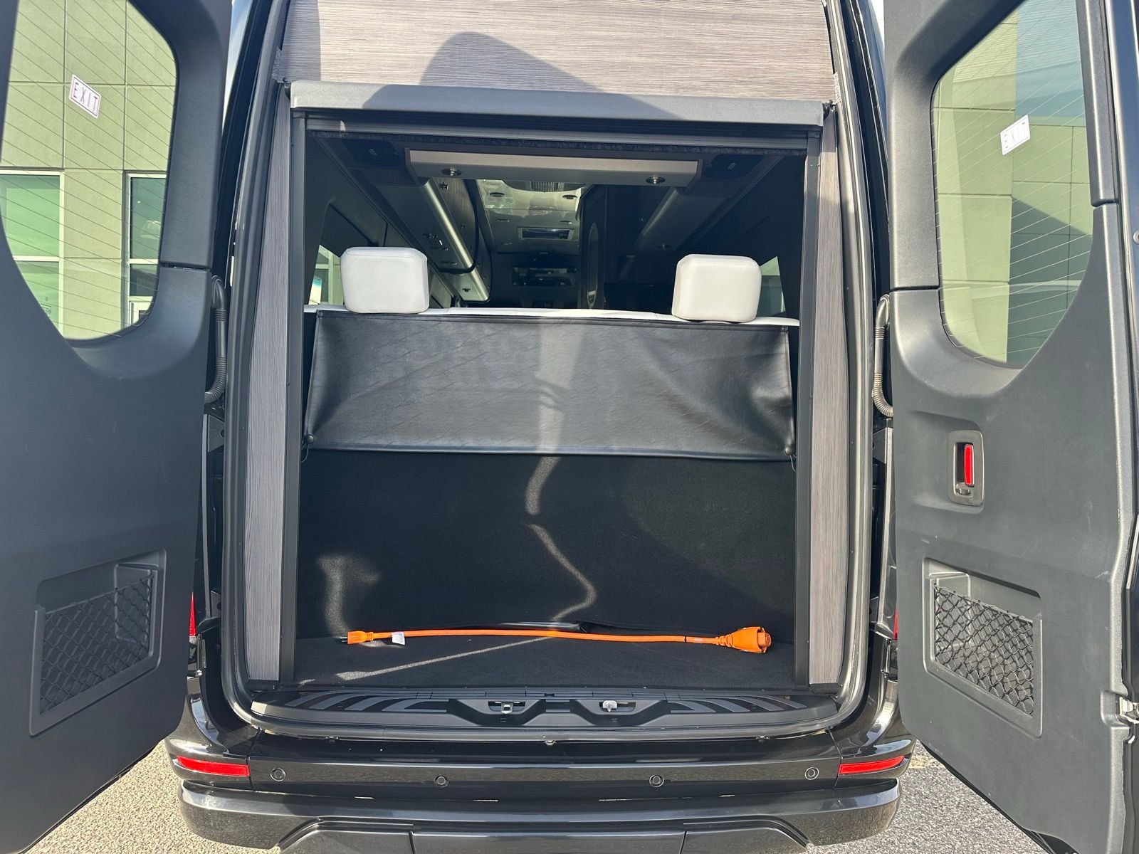 Used 2022  Mercedes-Benz 24GL 4X4 image 49