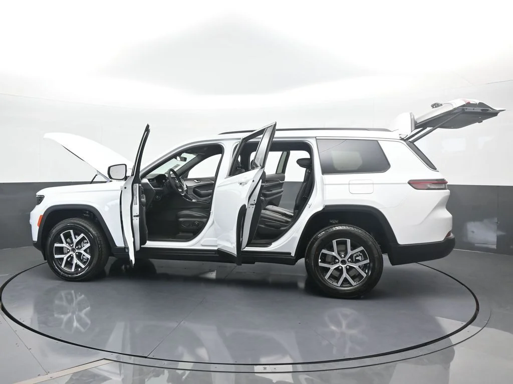 Used 2025 Bright White Clearcoat Jeep Limited image 70