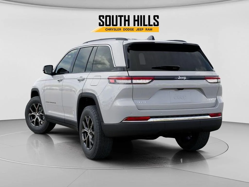 New 2025 Bright White Clear-Coat Exterior Paint Jeep Limited image 3
