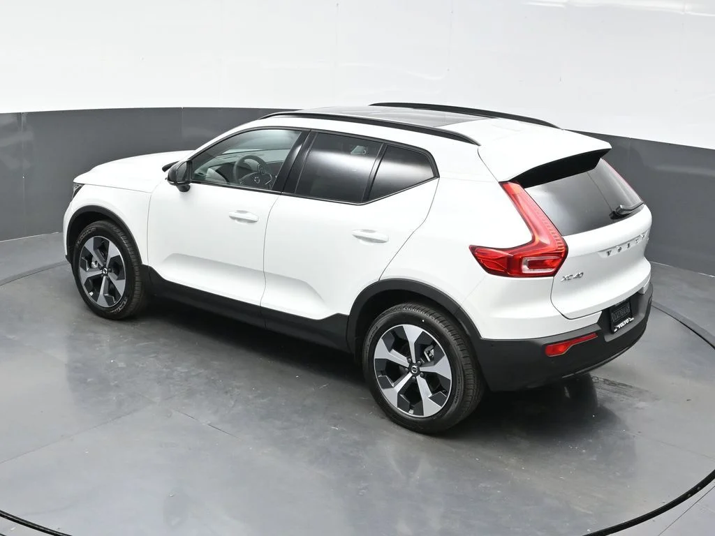 New 2026 Crystal White Volvo Plus image 37
