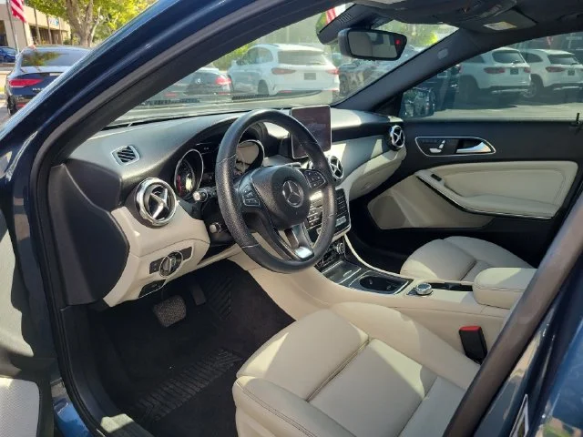 Used 2020 Blue Mercedes-Benz GLA 250 image 16