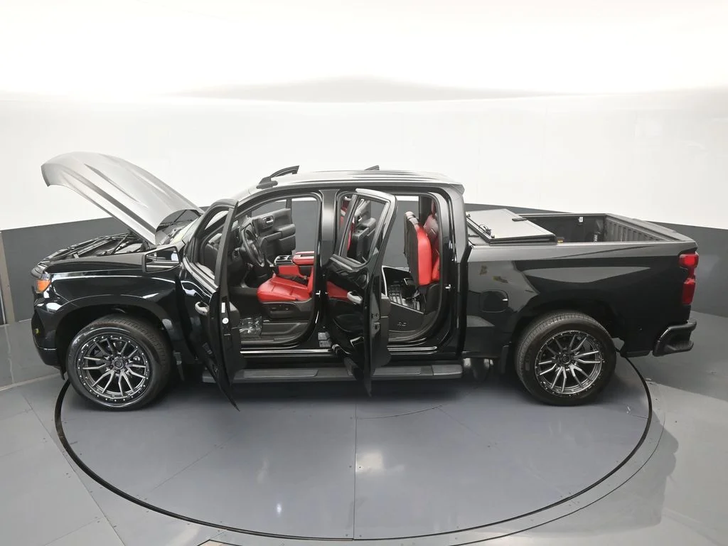 Used 2022 Black Chevrolet Custom image 64