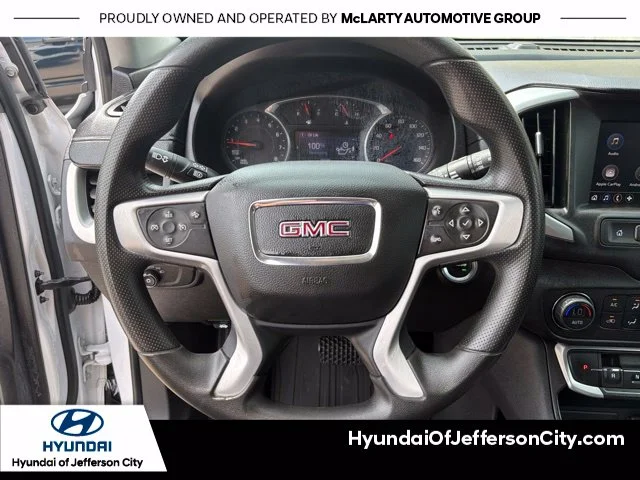 Used 2022 White GMC SLE image 25