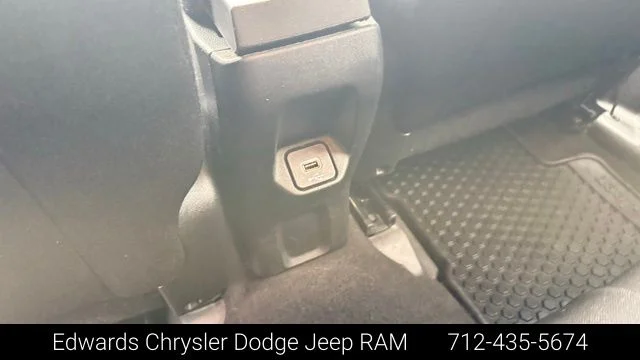 Used 2020 Gray Jeep Latitude image 31