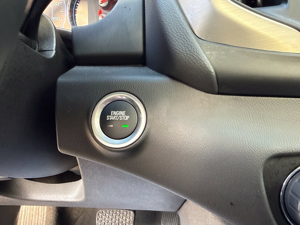 Used 2024 White GMC Denali image 33