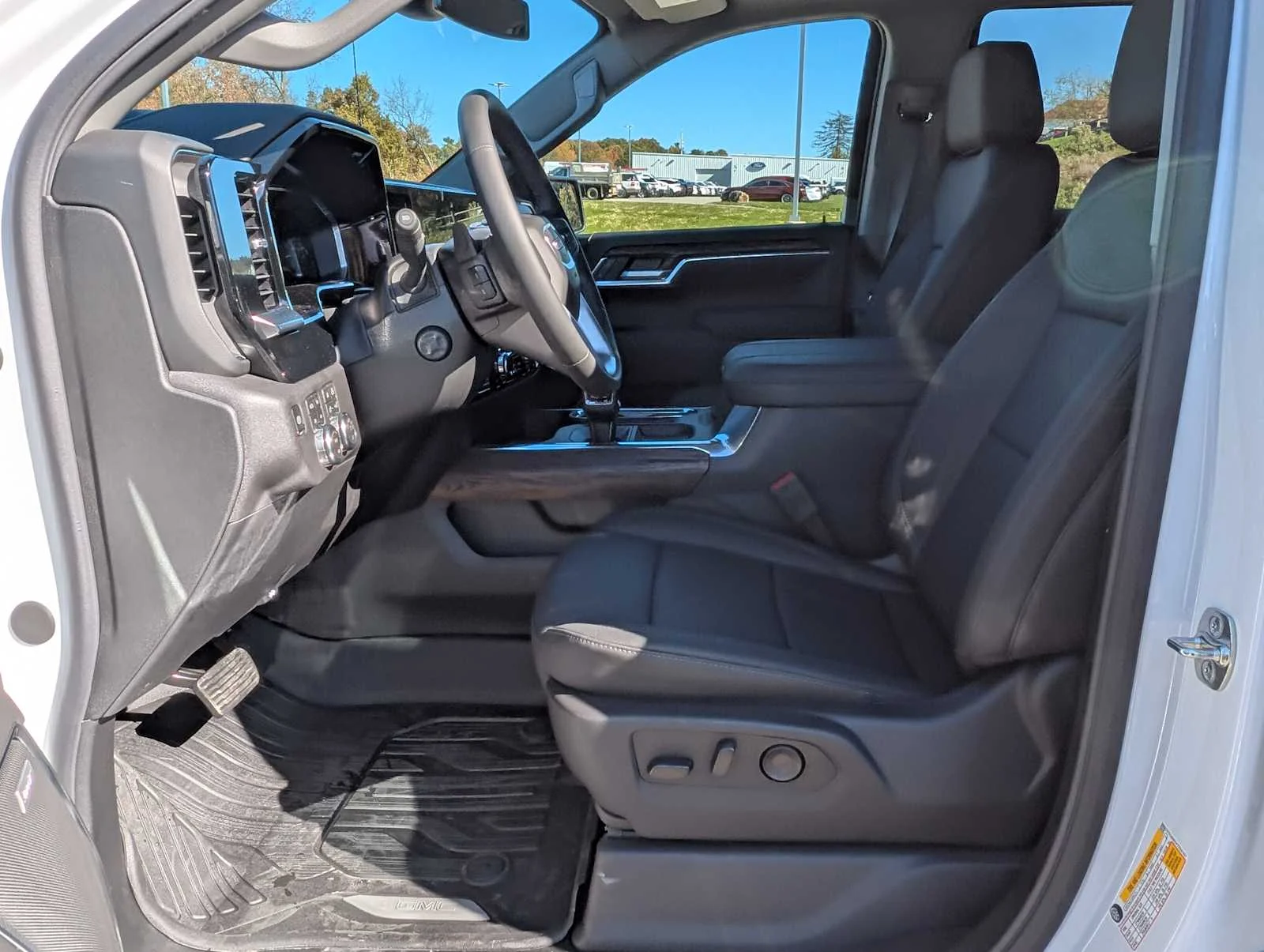 New 2026 Summit White GMC SLT image 4