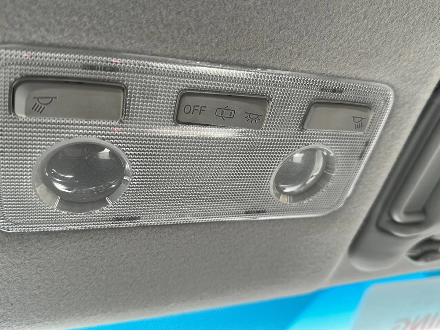 Used 2012  Toyota L image 17