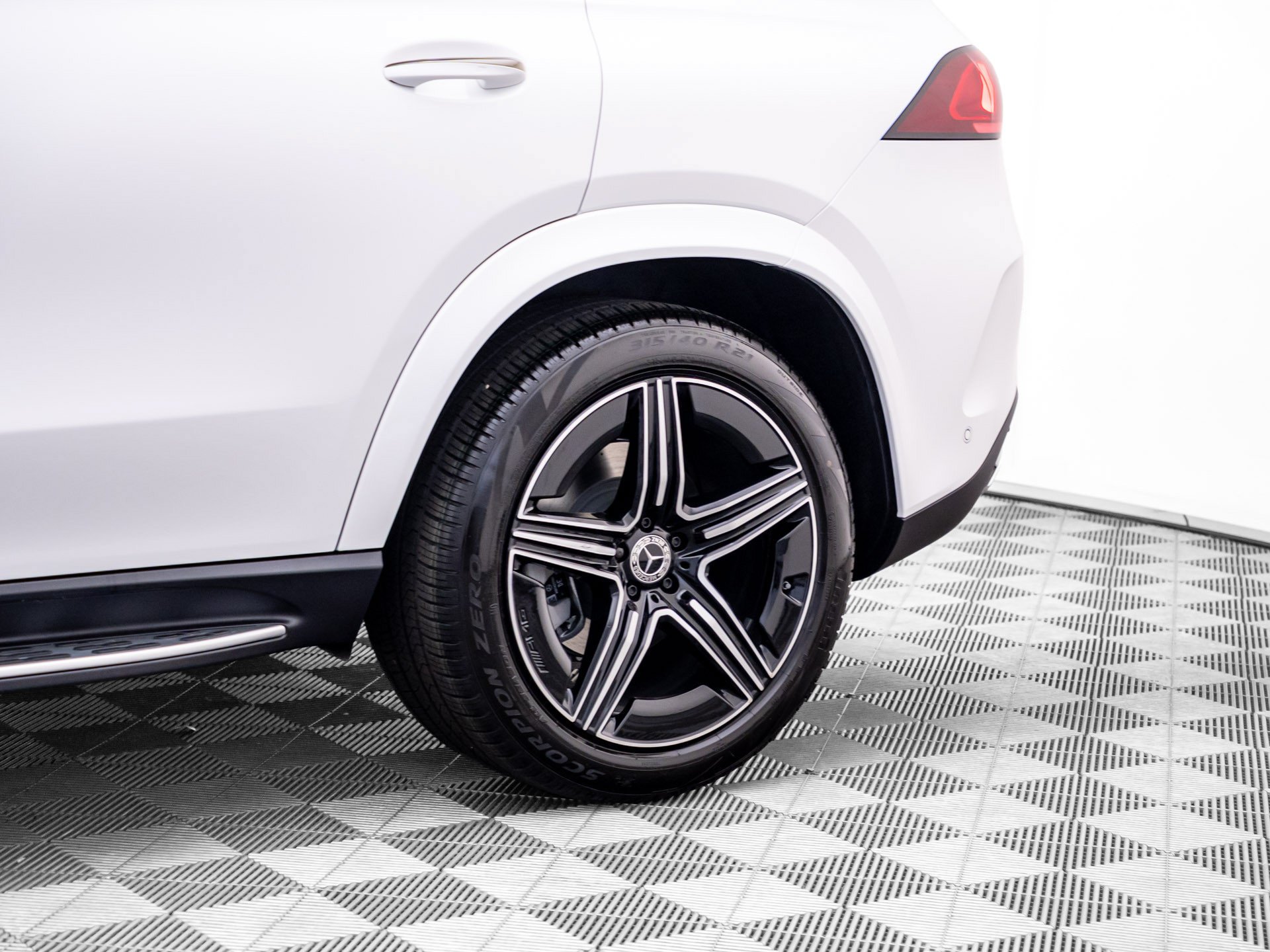 New 2027 White Mercedes-Benz GLE 350 image 75