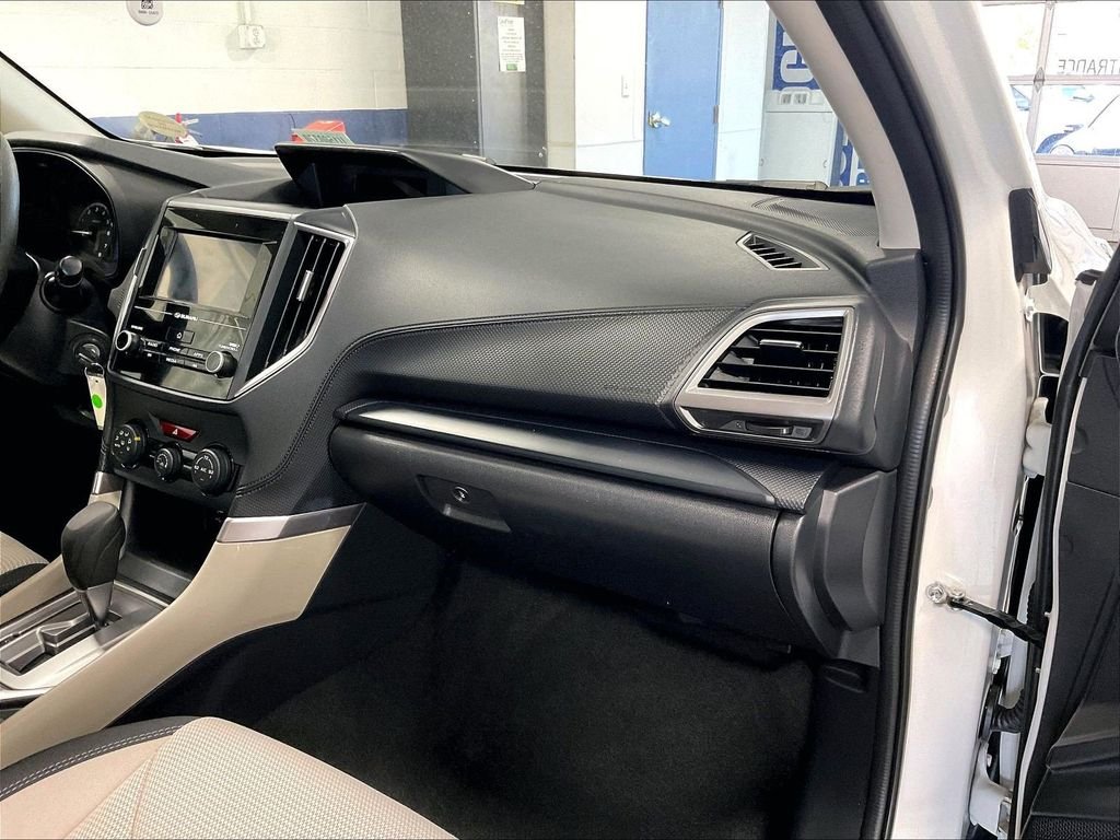 Used 2023 White Subaru Base image 13