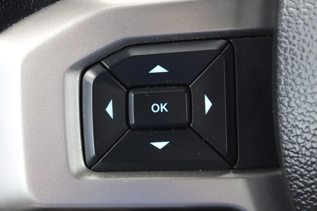 Used 2022 Silver Metallic Ford Lariat image 23