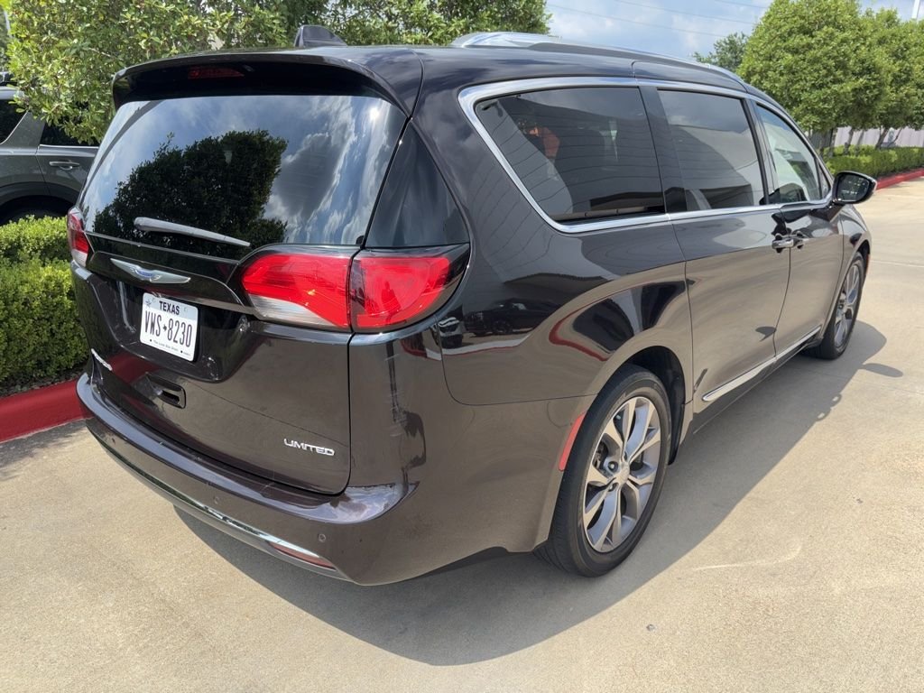 Used 2019 Red Chrysler Limited image 1