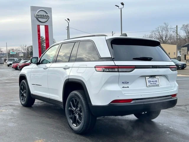New 2026 Bright White Clearcoat Jeep Altitude image 7