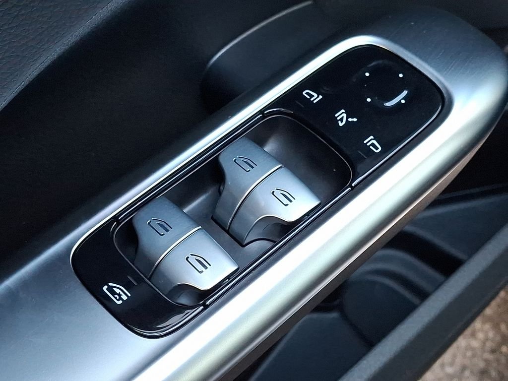 2025 Mercedes-Benz C-Class Sedan C 300 - Photo 25