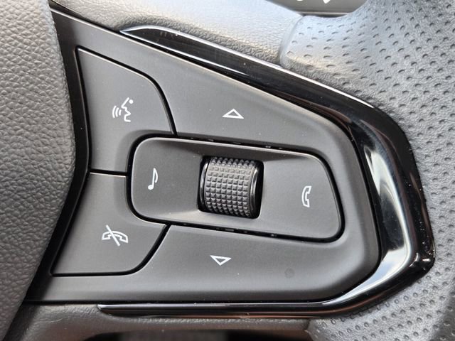 2027 Chevrolet Bolt LT - Photo 18