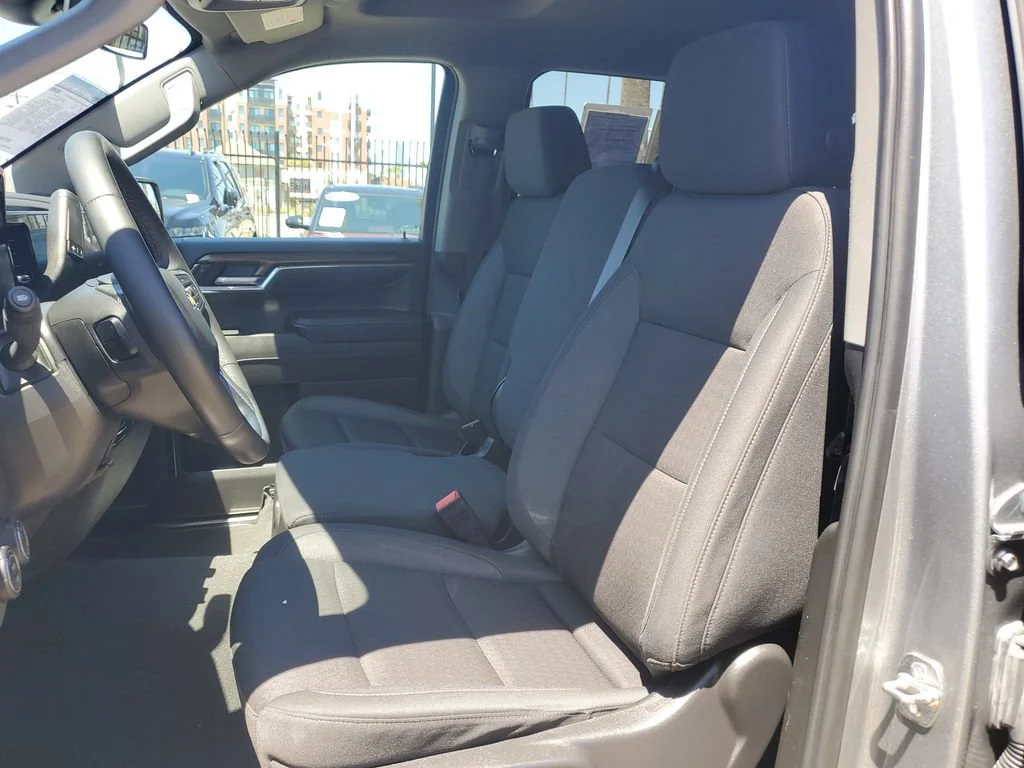 Used 2025 Sterling Gray Metallic Chevrolet LT image 18