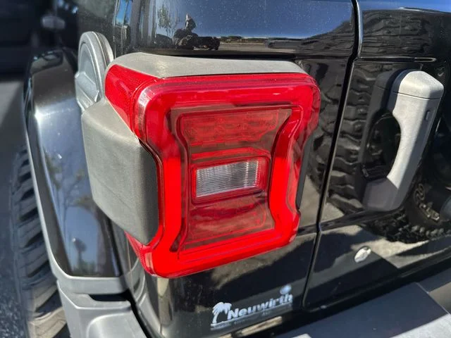 Used 2018 Black Jeep Unlimited Sahara image 26